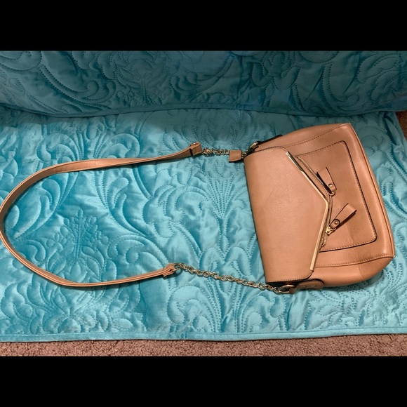 I’m selling a beautiful tan purse - Picture 3 of 7